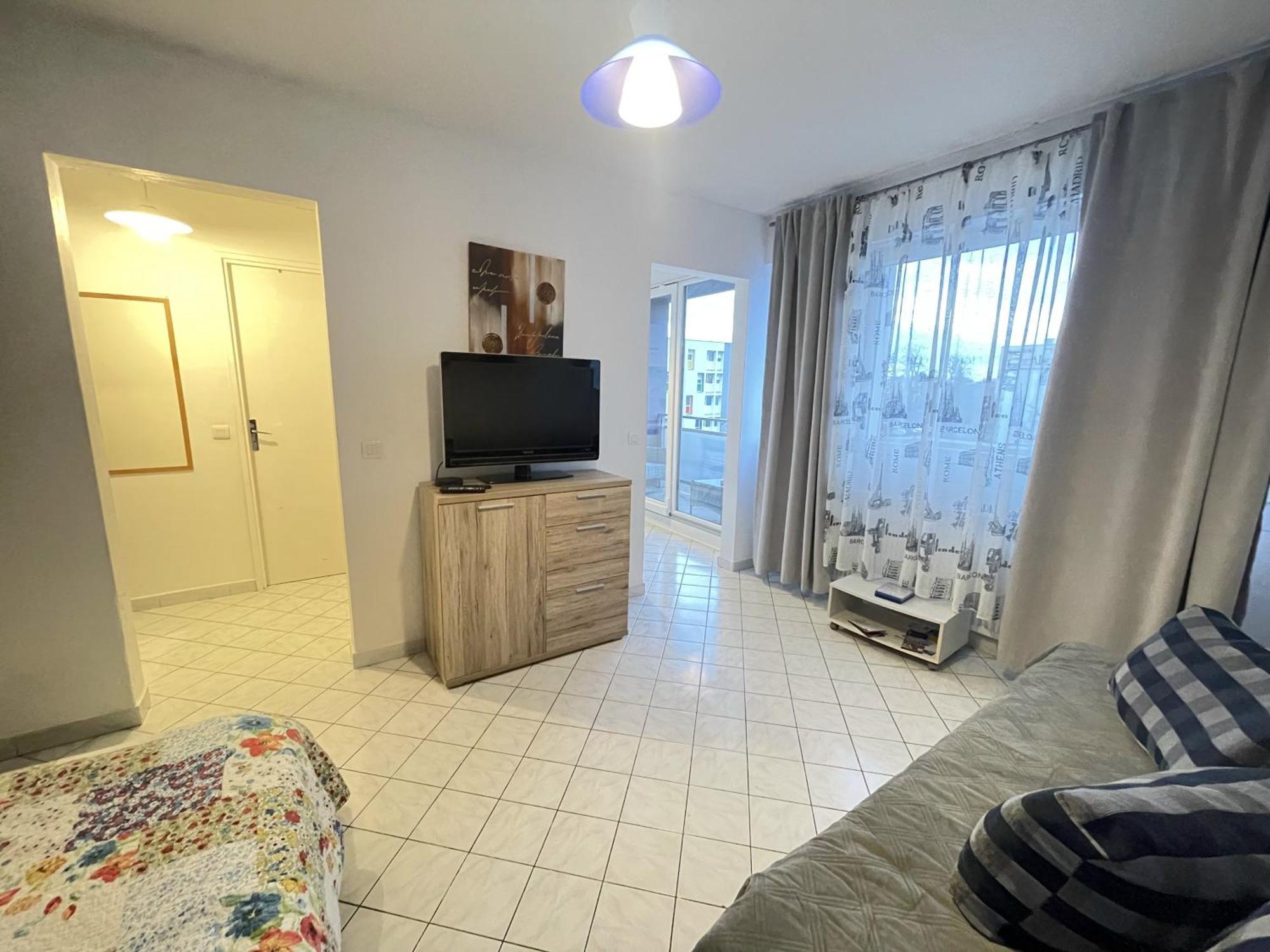 Cool Studio Saint Louis Vicino Stazione/Aereoporto Apartment Exterior foto