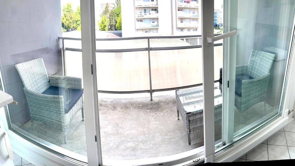 Cool Studio Saint Louis Vicino Stazione/Aereoporto Apartment Exterior foto